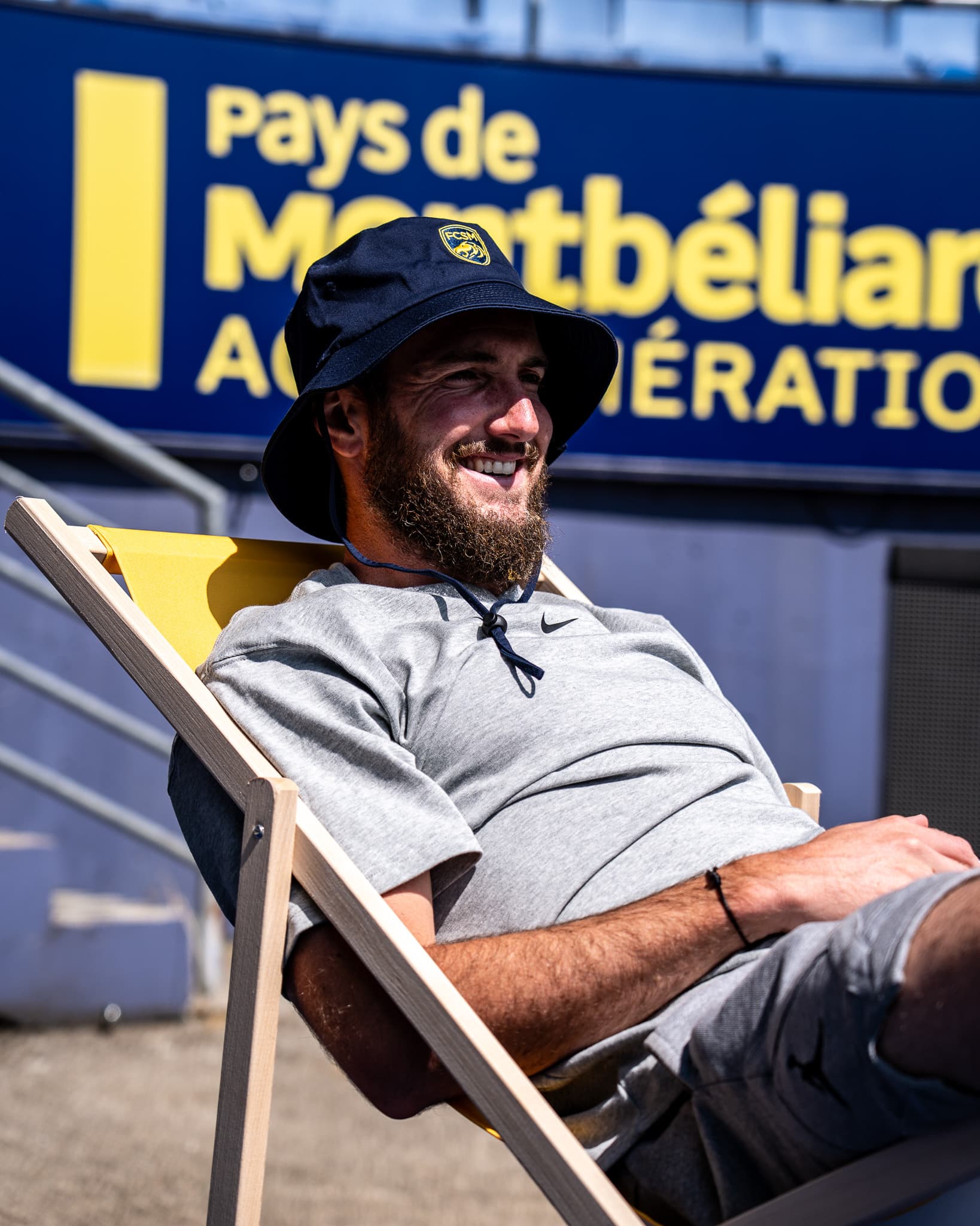 CHAISE LONGUE JAUNE